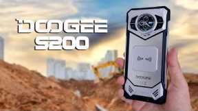 This Rugged Smartphone Has 2 Displays! Doogee S200 Review